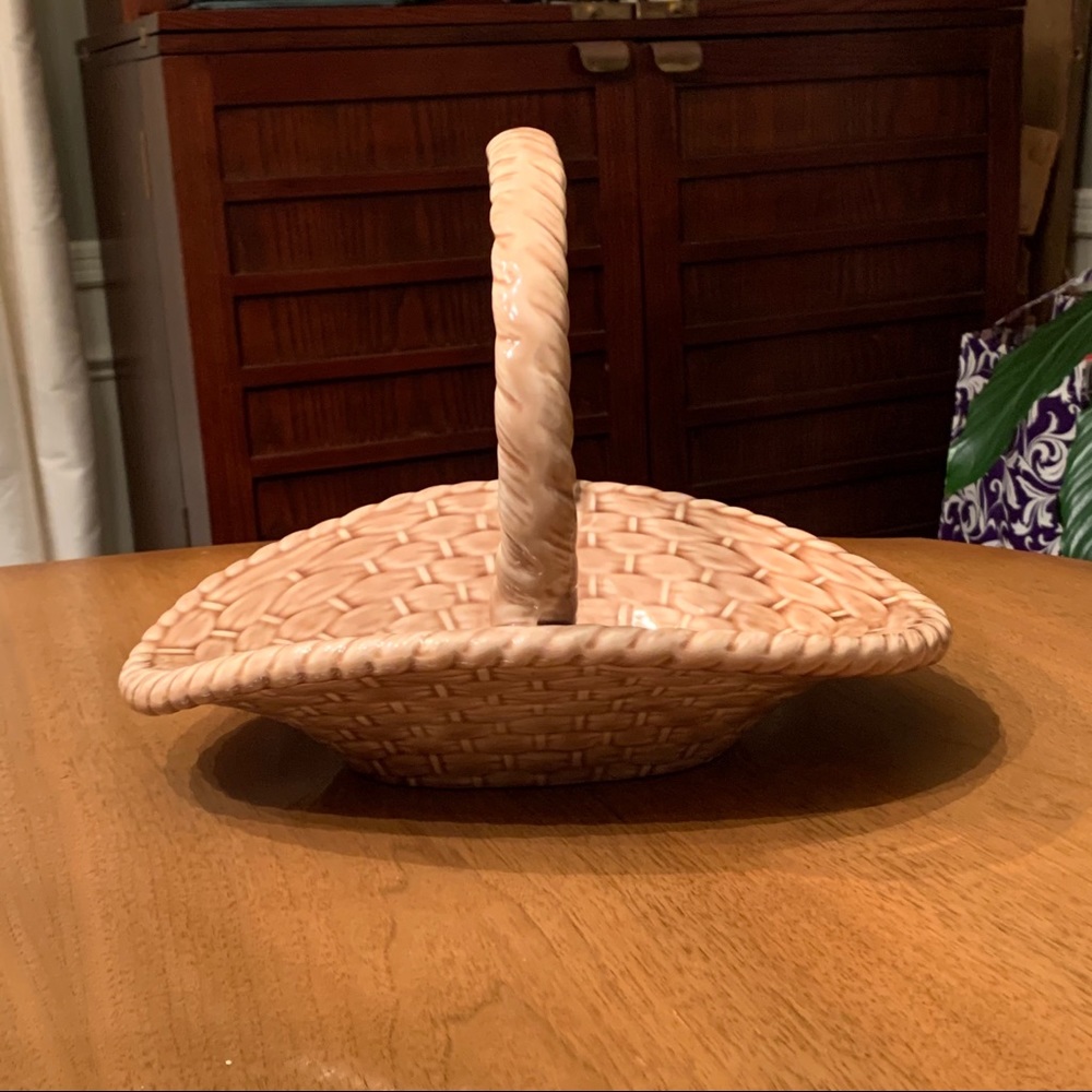 Atlantic Molds 1974 Ceramic Spring Basket - Picture 2 of 10